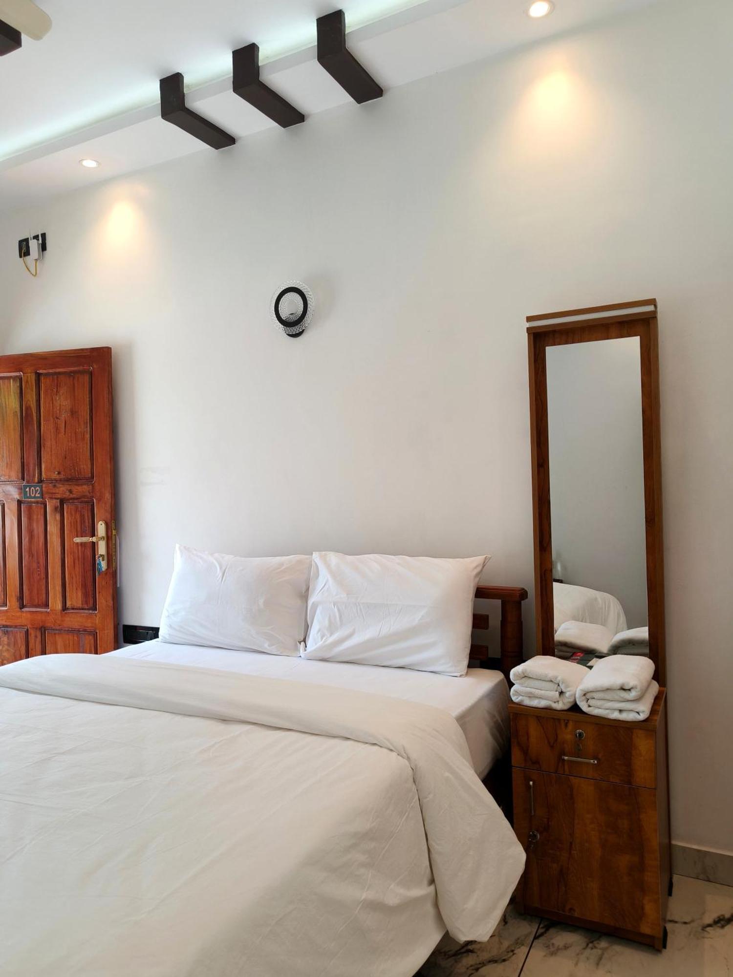 Wavealokam Beach Retreat วาร์คาลา ภายนอก รูปภาพ